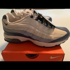Women’s Nike Air Max 95 Sneakers Sz 6